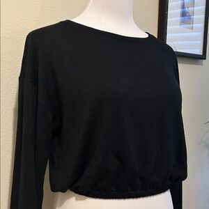 Aritzia Wilfred Black Long Sleeve Crop Top